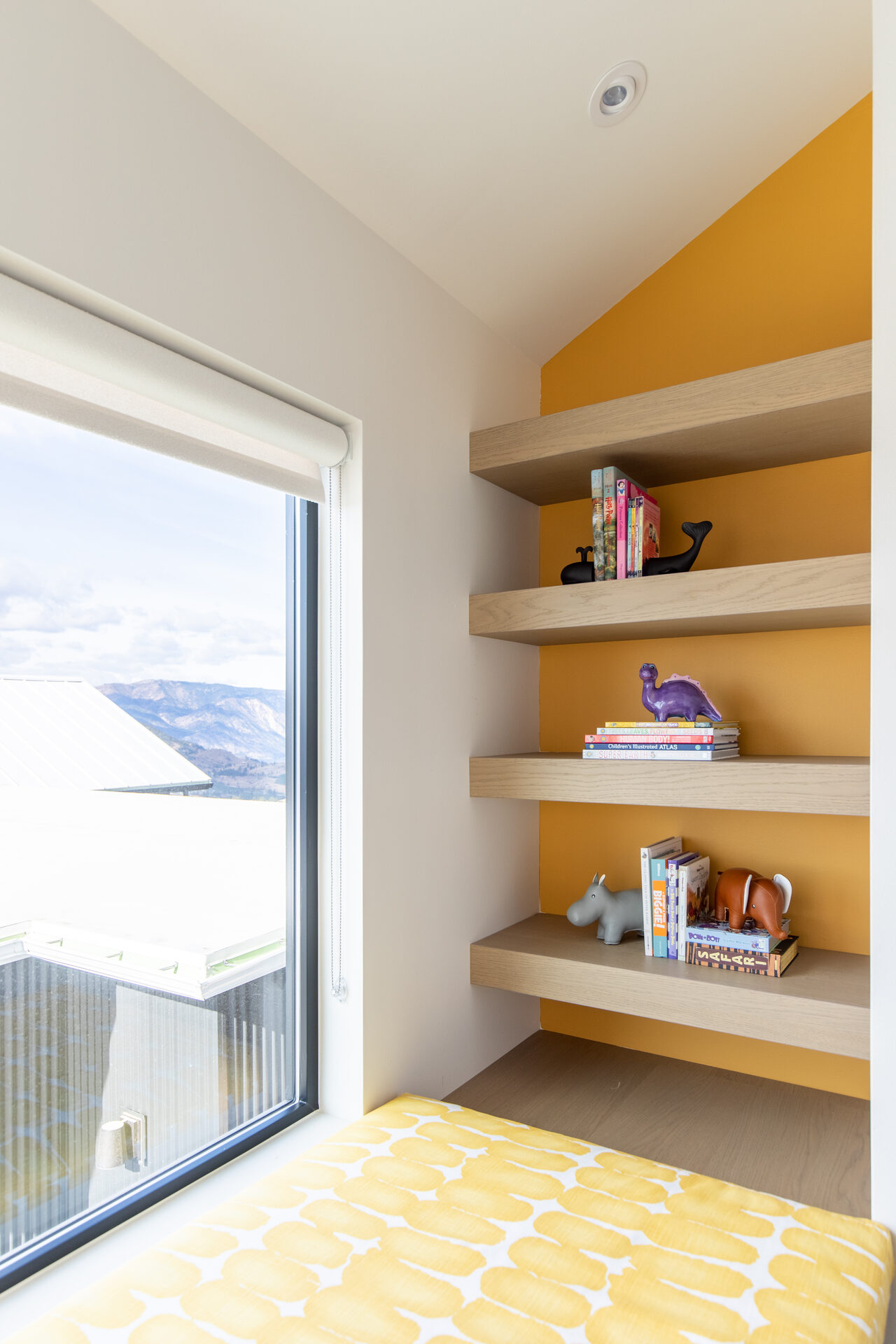 Hawk's Ridge — residential architecture, Chelan, WA