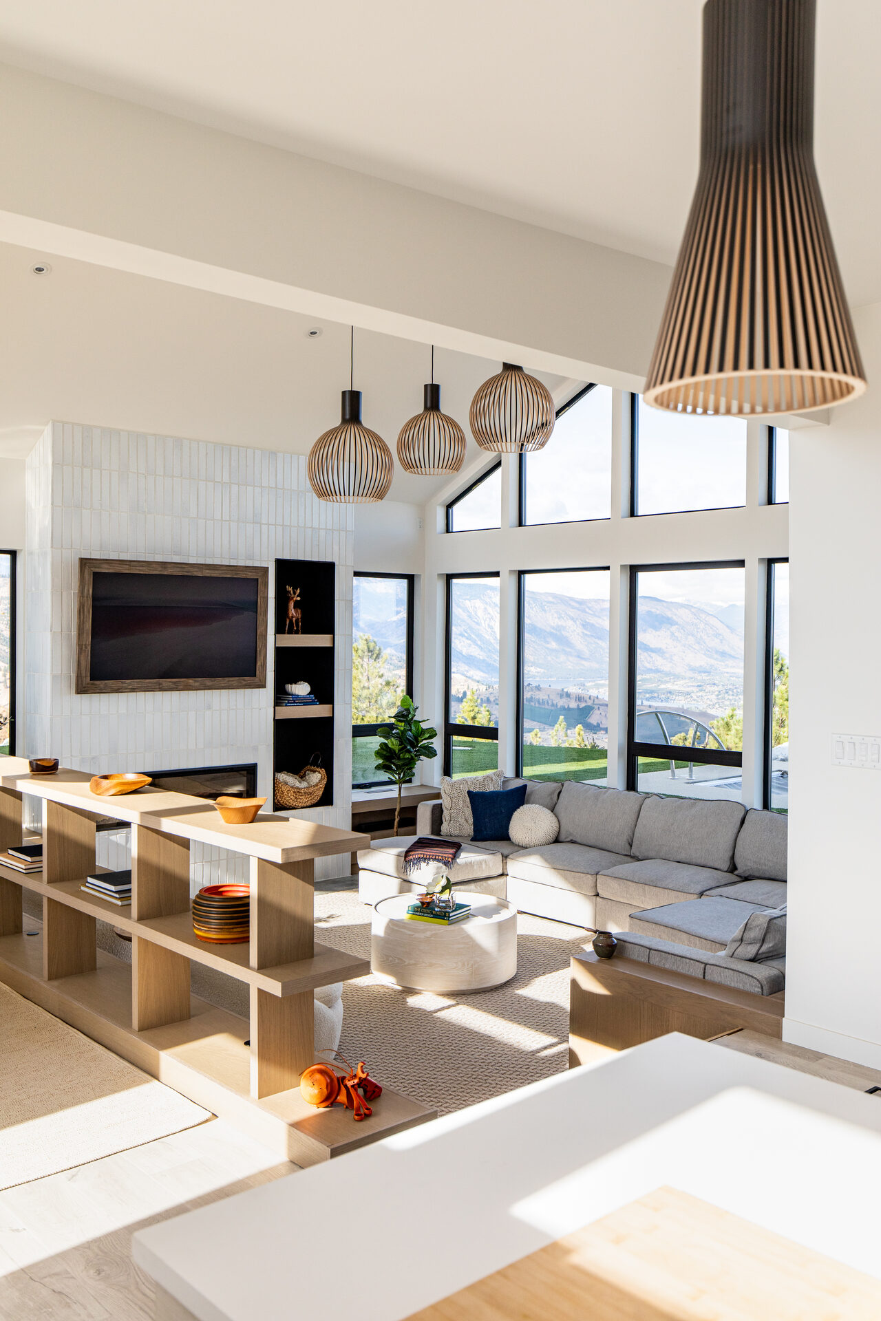 Hawk's Ridge — residential architecture, Chelan, WA