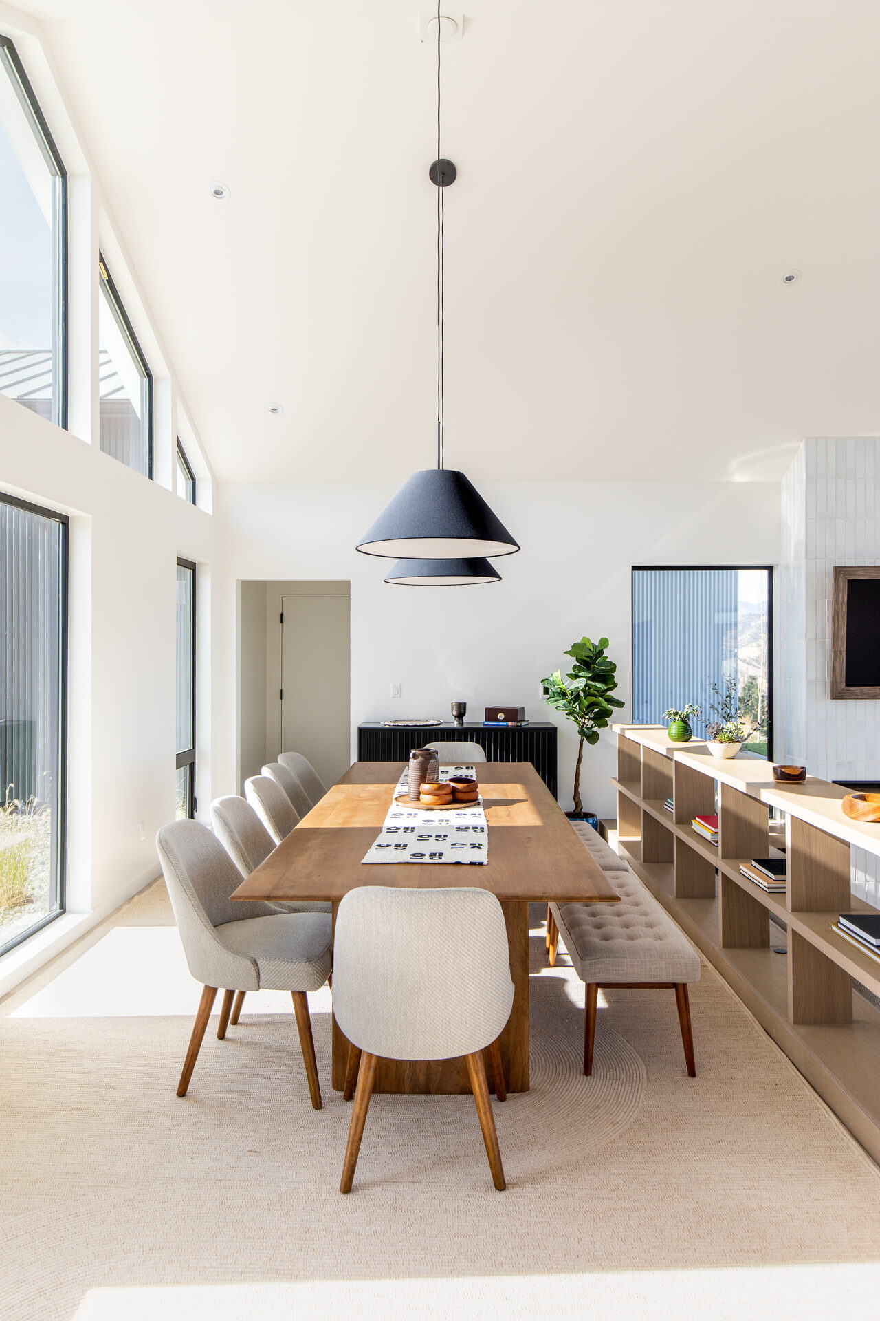 Hawk's Ridge — residential architecture, Chelan, WA