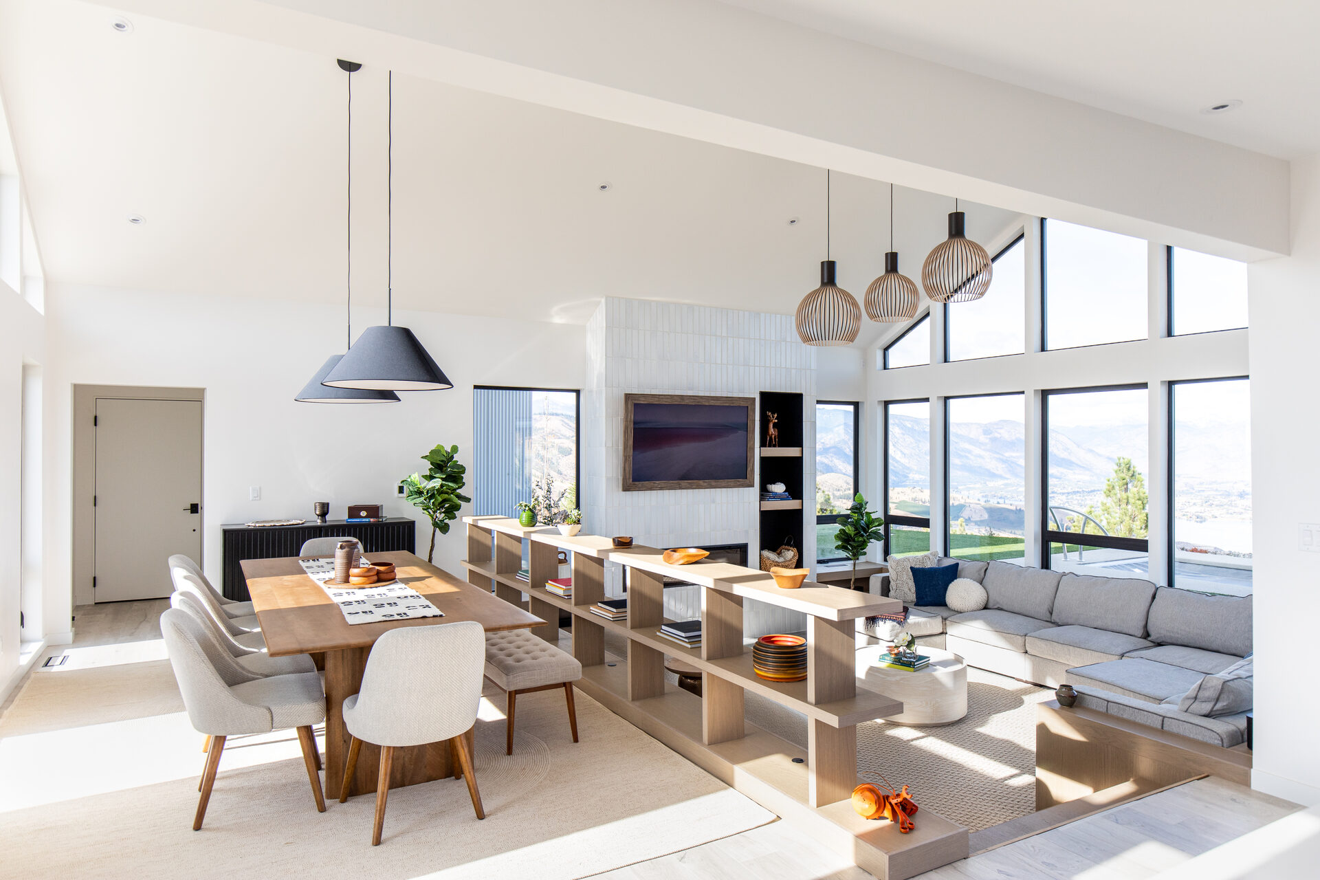 Hawk's Ridge — residential architecture, Chelan, WA