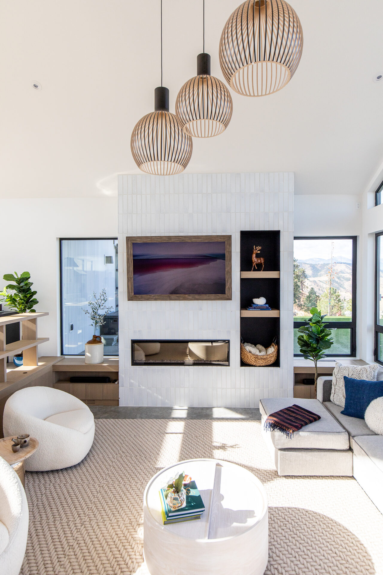 Hawk's Ridge — residential architecture, Chelan, WA