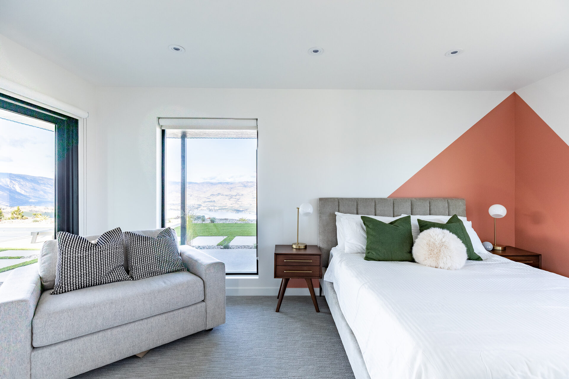 Hawk's Ridge — residential architecture, Chelan, WA