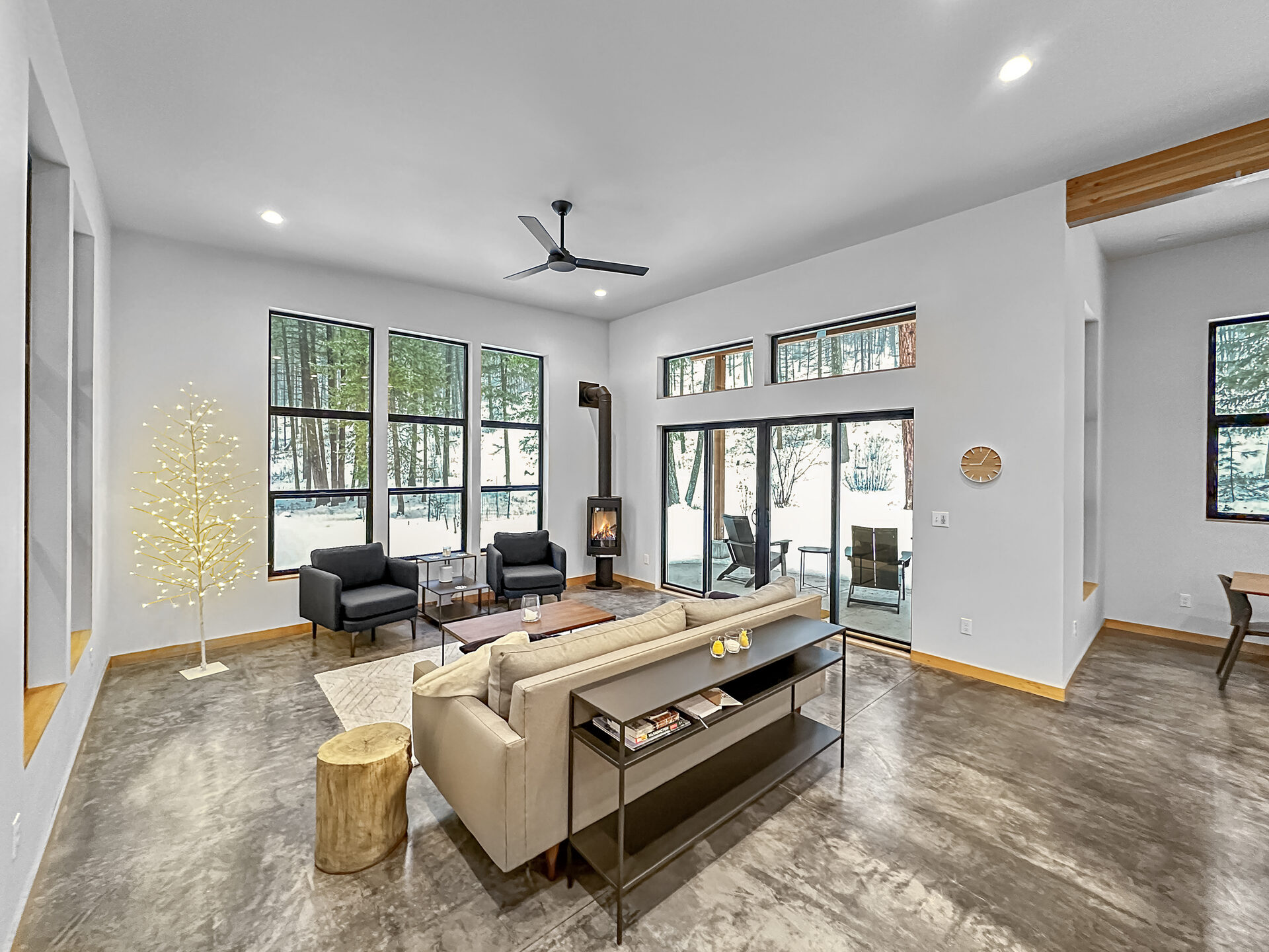 The Woodlands — residential architecture, Mazama, WA