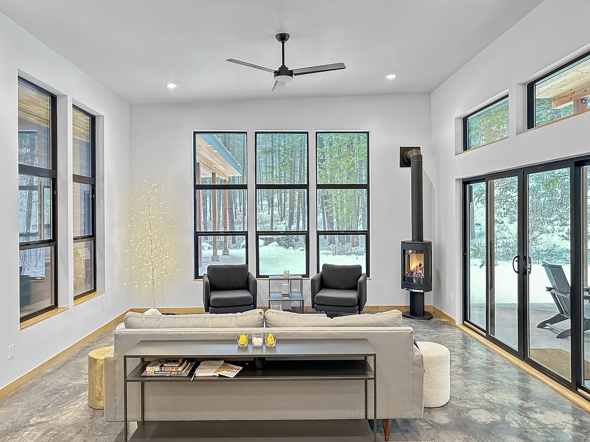 The Woodlands — residential architecture, Mazama, WA