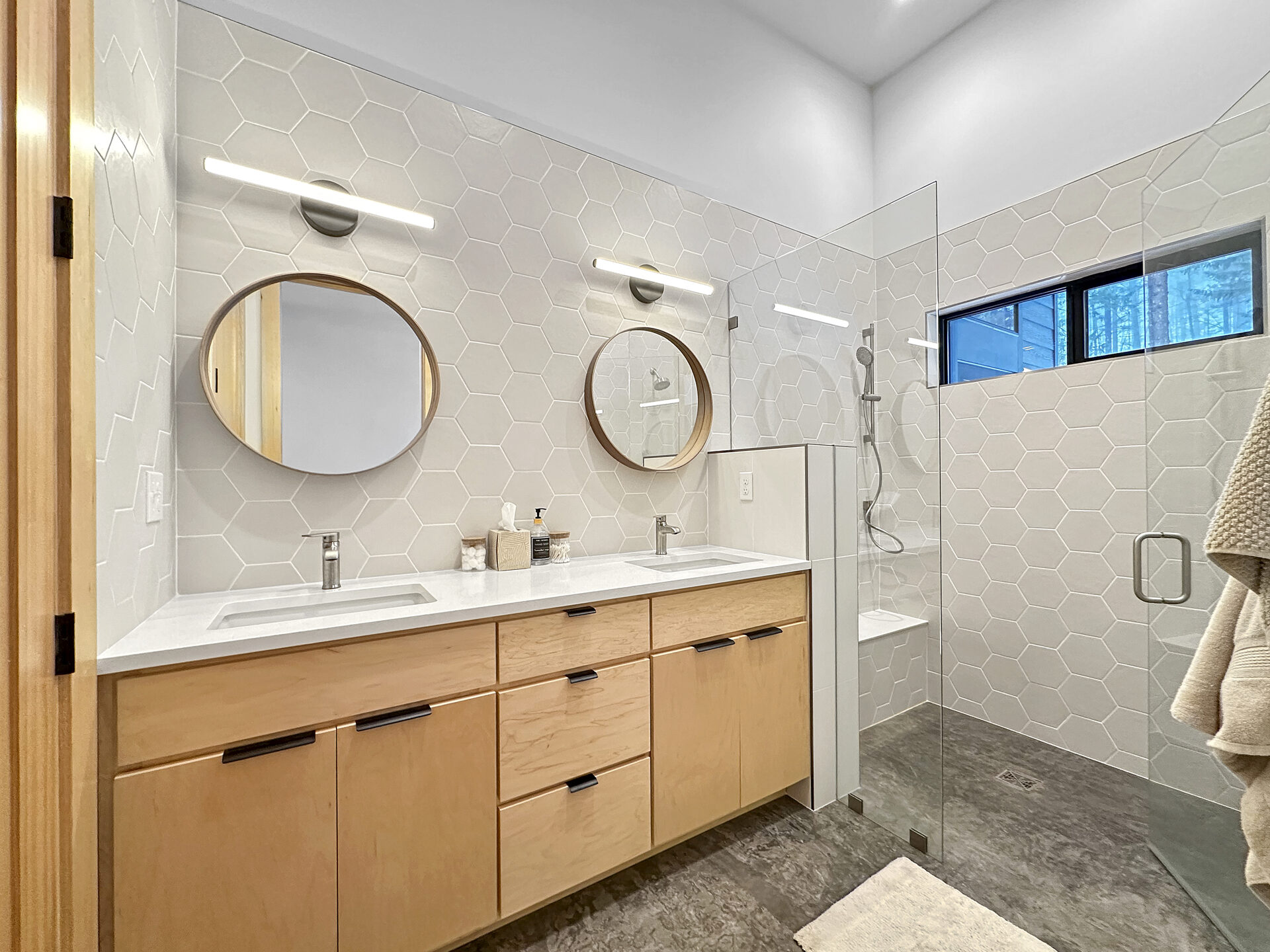 The Woodlands — residential architecture, Mazama, WA