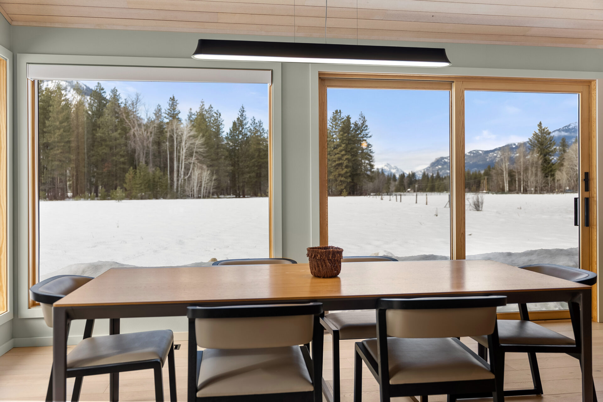 Wolf Creek — dining area