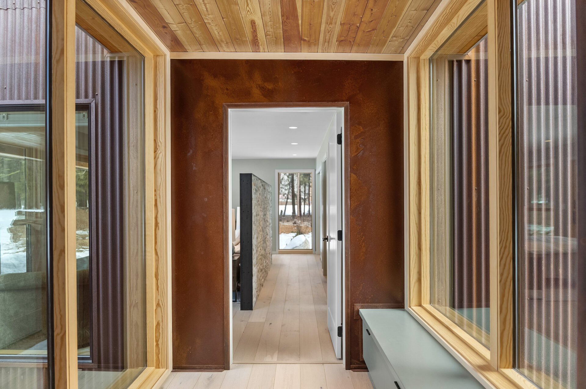 Wolf Creek — hallway